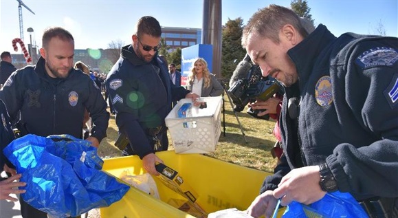Police Officers with gifts for kids
